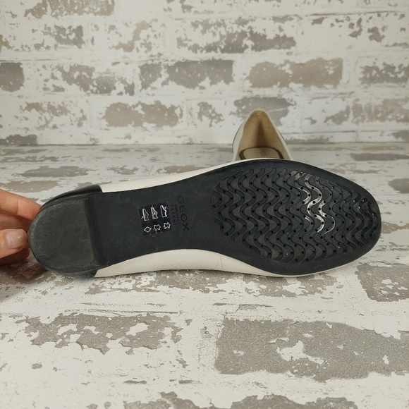 Geox Respira Black & White Leather Elizabeth Cap Toe Ballet Flats V140 - Picture 5 of 8